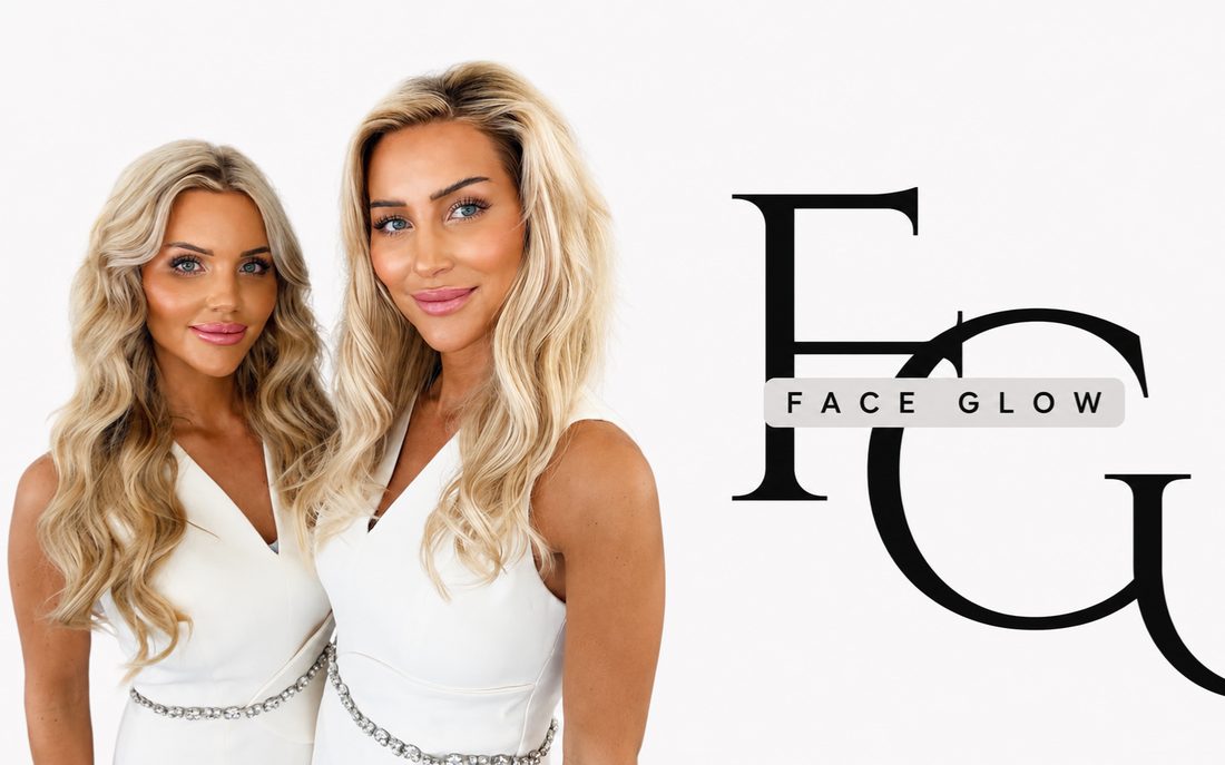 Systrarna Emma och Izabella framför Face Glows logga